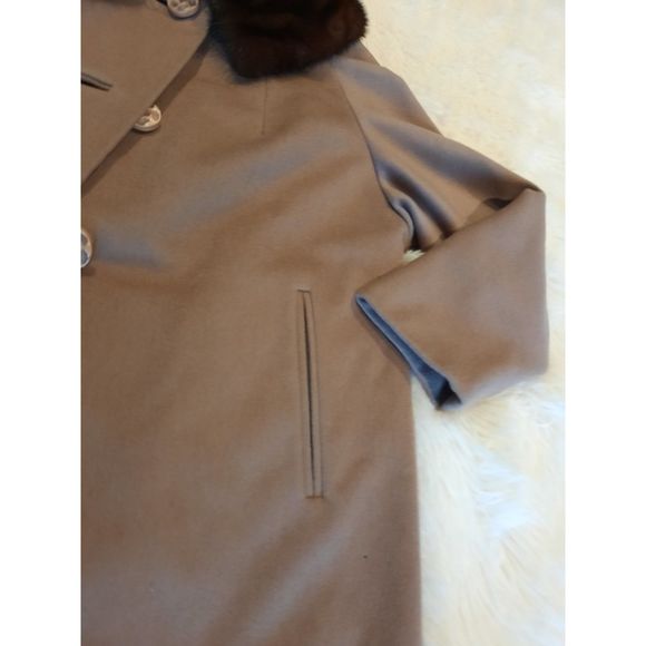 Vintage 1960s Womens Wool and Fur 3/4 Sleeve Coat Moth Holes - Picture 3 of 16